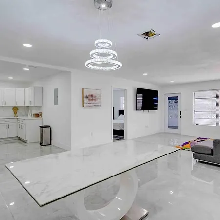 4 Bedroom 3 Bath Villa